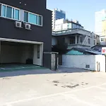 M Motel